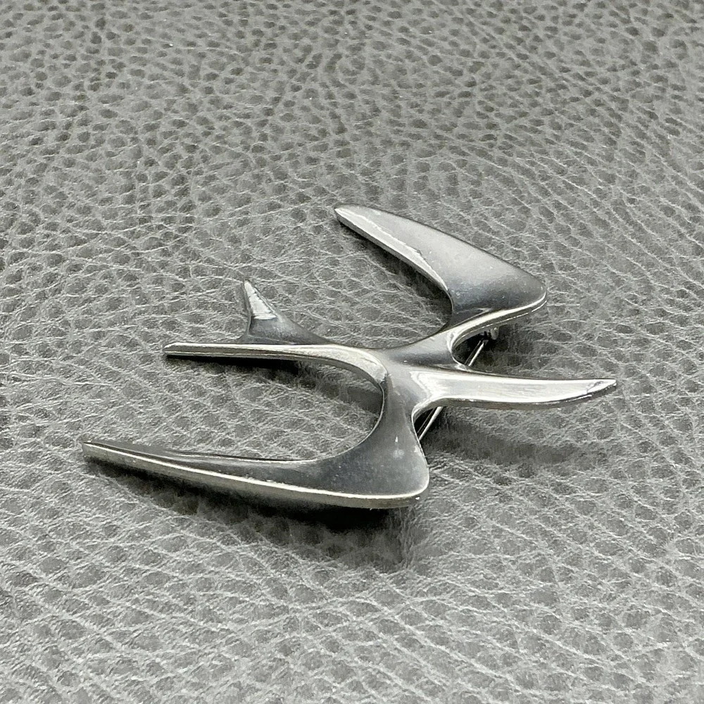 Vintage Sarah Coventry Brooch Seagull Bird Pin Silver Tone Modernist 2 Inch